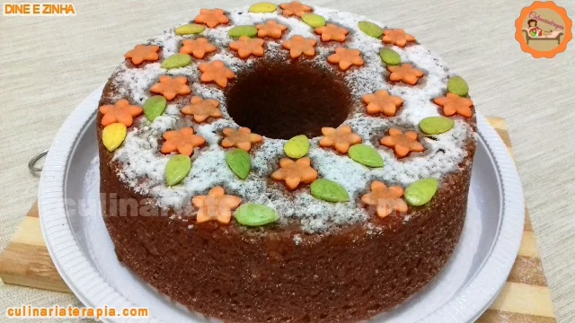 Bolo de Cenoura e Laranja com Casca