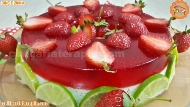 Sobremesa de Gelatina de Morango e Limão