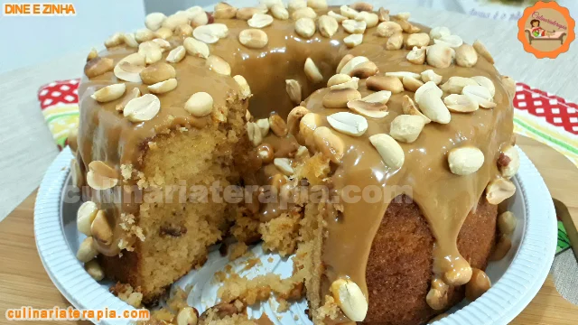 Bolo Pé de Moça com Doce de Leite