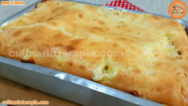 Pão de Queijo de Liquidificador Recheado com Mussarela e Carne