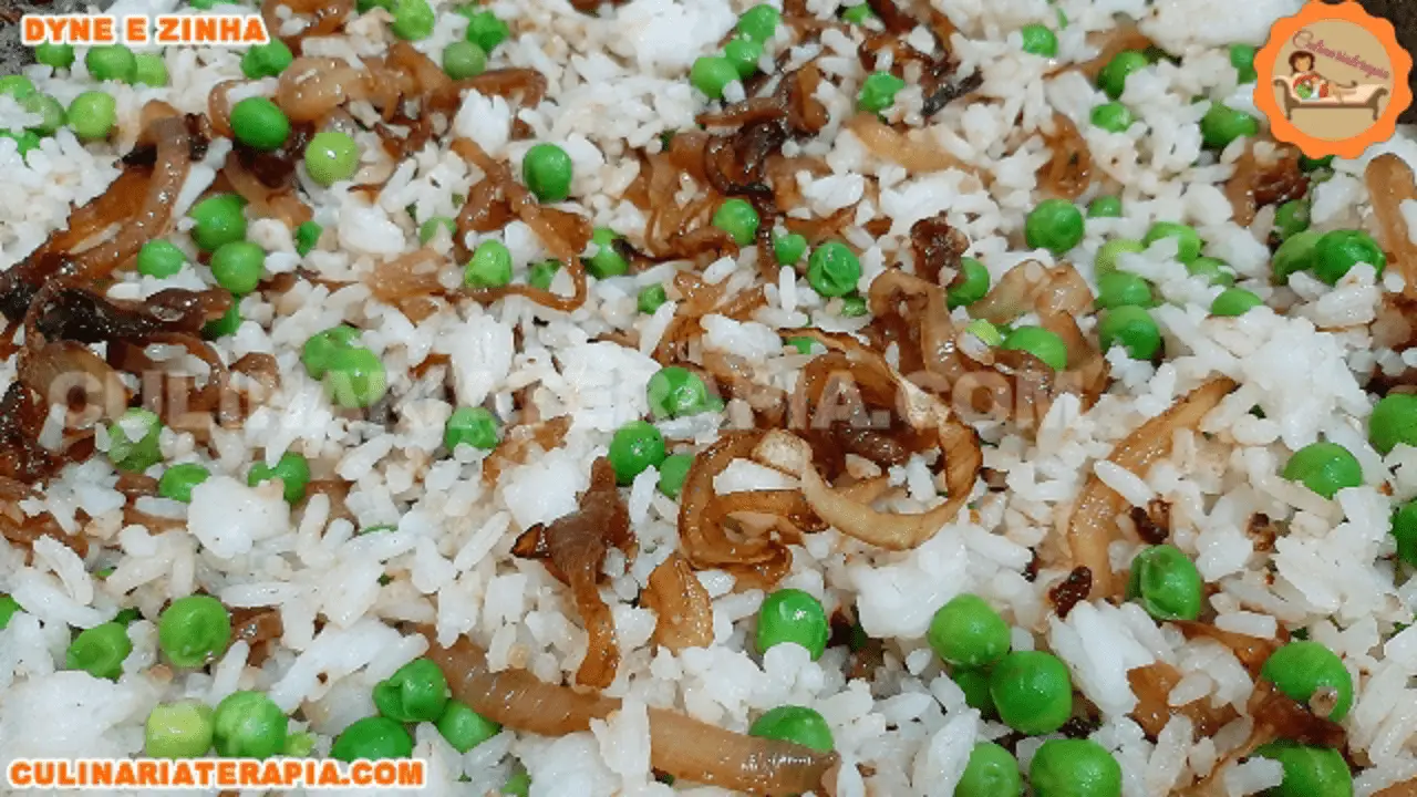 Arroz com Ervilhas e Cebolas Caramelizadas