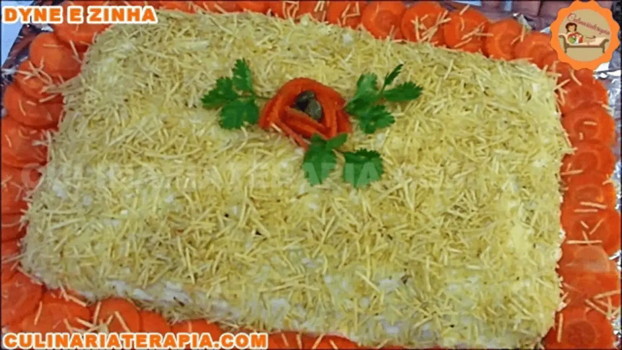 Bolo Salgado Recheado com Frango