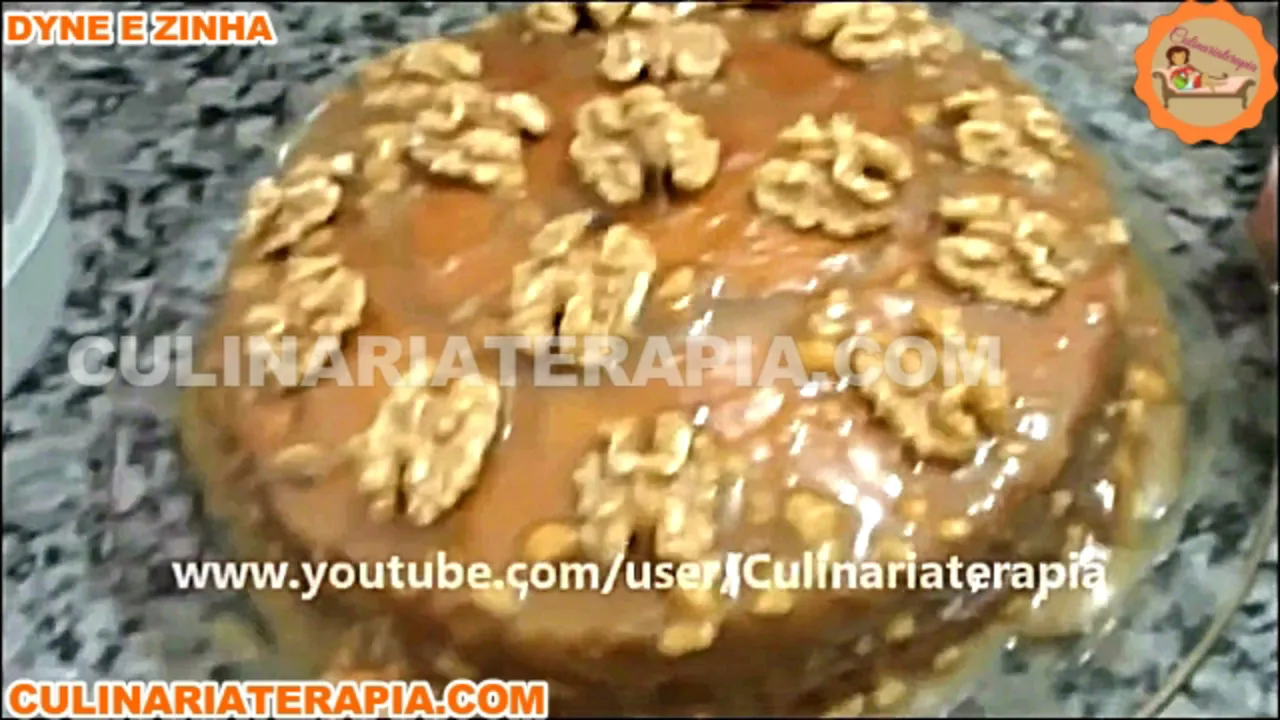 Bolo Fofinho de Nozes Com Recheio de Creme de Caramelo