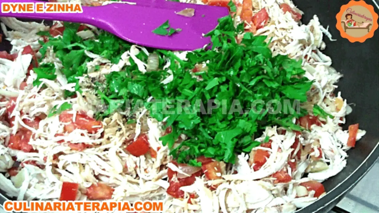 Recheio de Frango Desfiado com Tomate