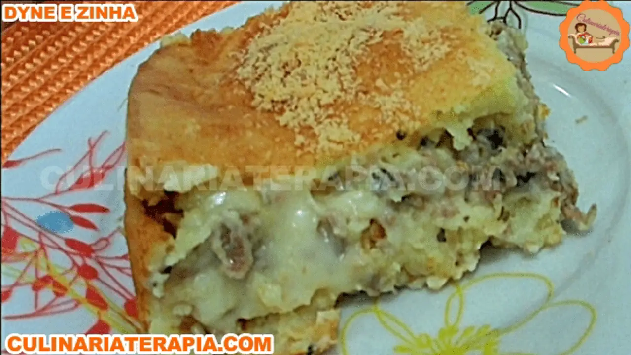 Torta Cremosa de Batata com Carne Moída e Catupiry