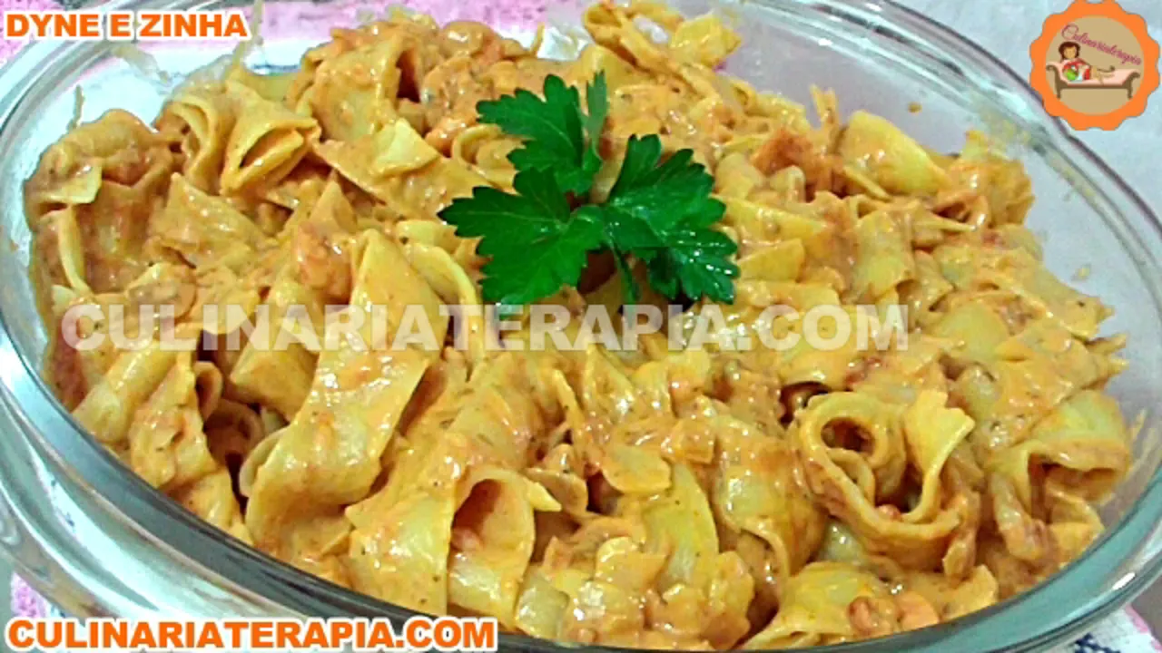 Macarrão ao Molho Cremoso de Camarão e Requeijão