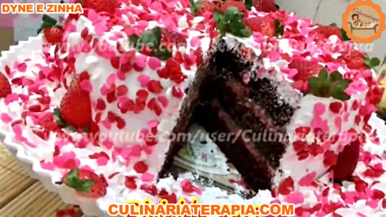 Bolo Recheado Sensação de Chocolate com Morango